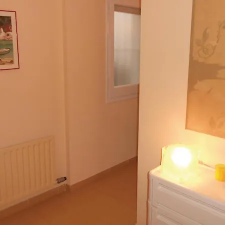 Apartment Stunning In With Wifi Tossa de Mar